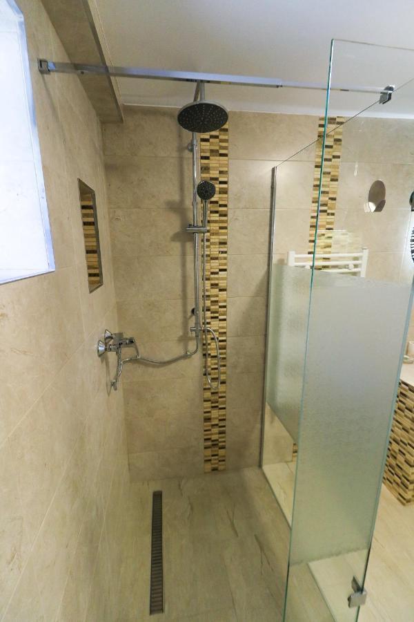 Nikas Apartment Сибиу Экстерьер фото